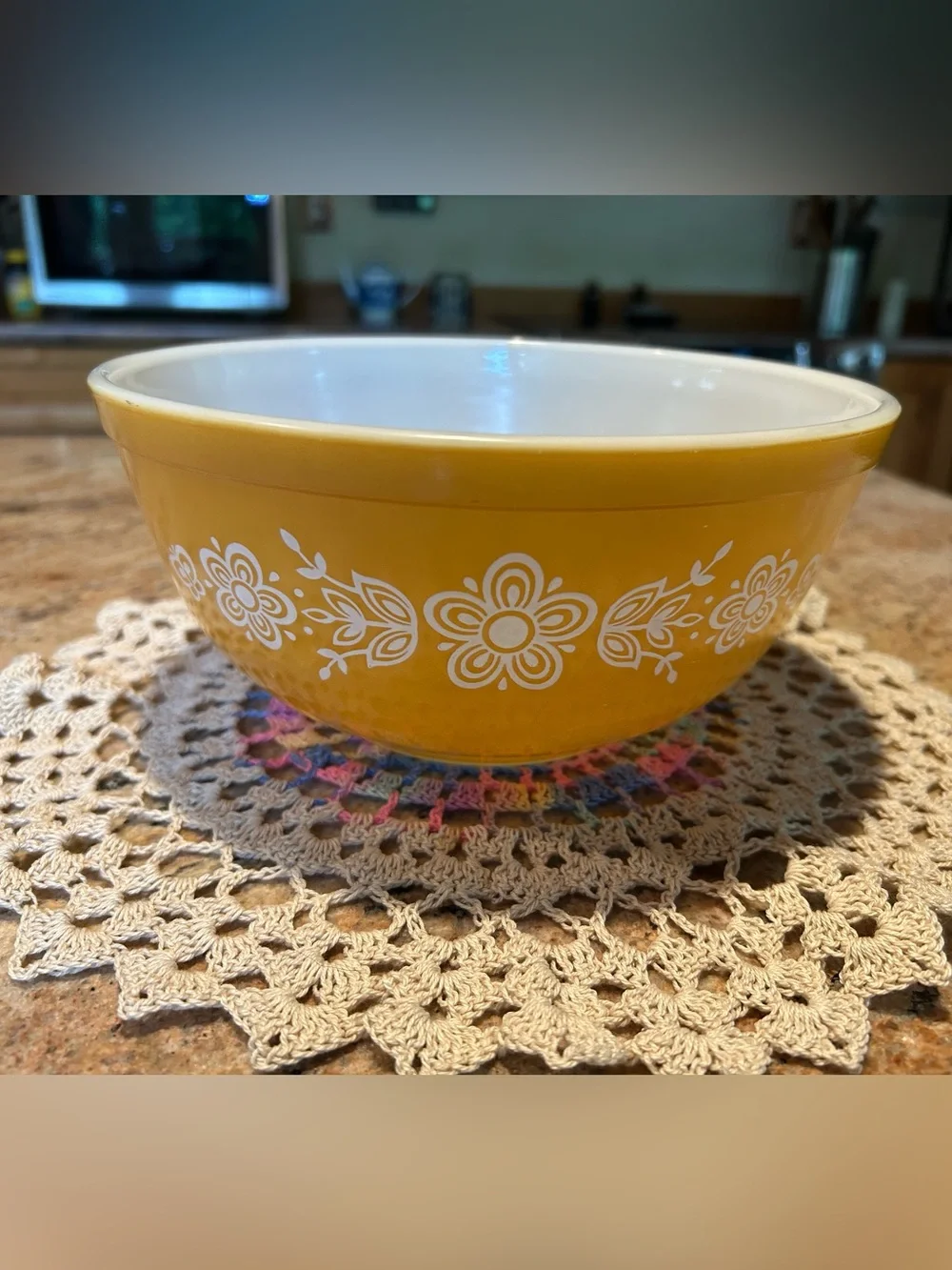 Pyrex #403 2 1/2 Qt. “Butterfly Gold” 1970’s Mixing Nesting Bowl 1970’s Flawless